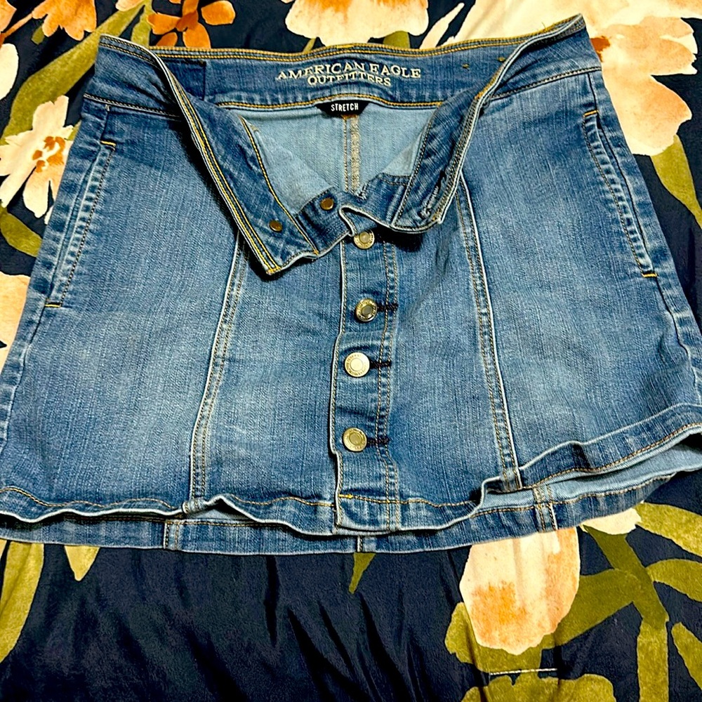 Y2K, American Eagle established 1977 button up skirt